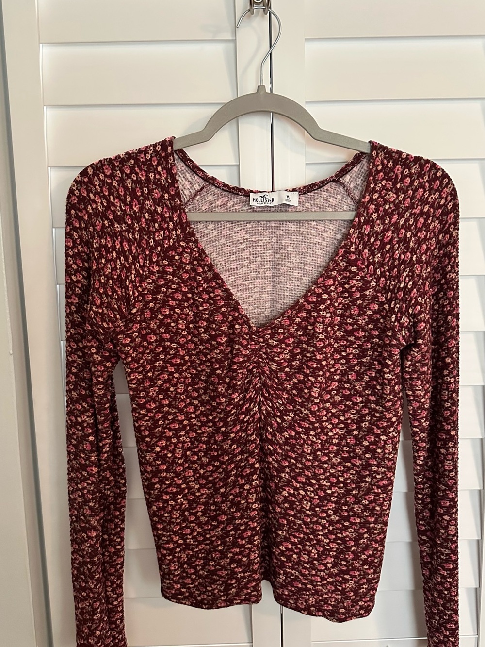 Hollister Burgundy Disty Floral V‑Neck Long Sleeve Top Size- M